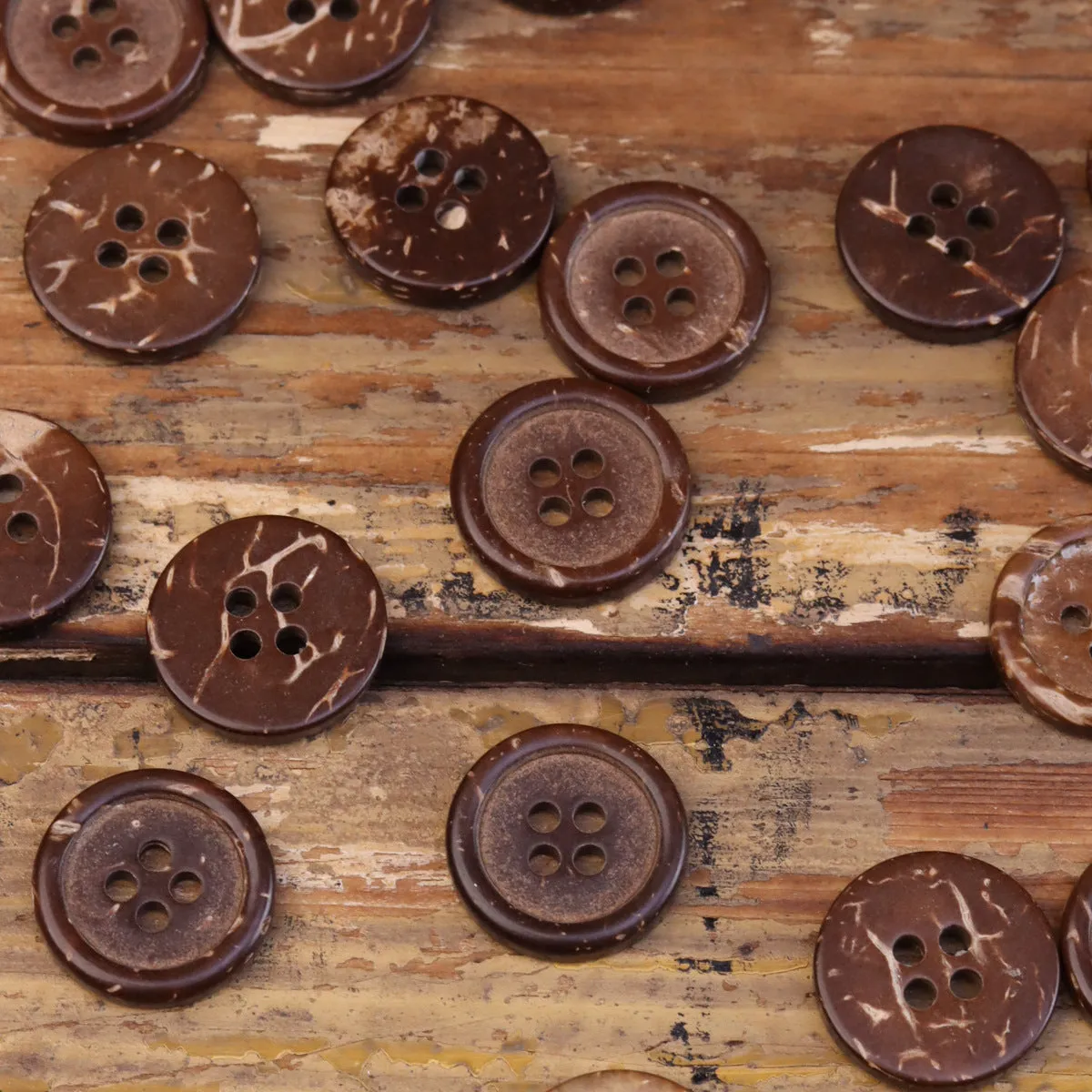18-32L Natural Dark Brown Coconut Shell Buttons 60 Pack