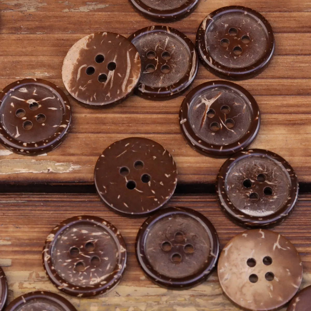 18-32L Natural Dark Brown Coconut Shell Buttons 60 Pack