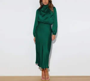 Audra - Elegant dress with long sleeves.