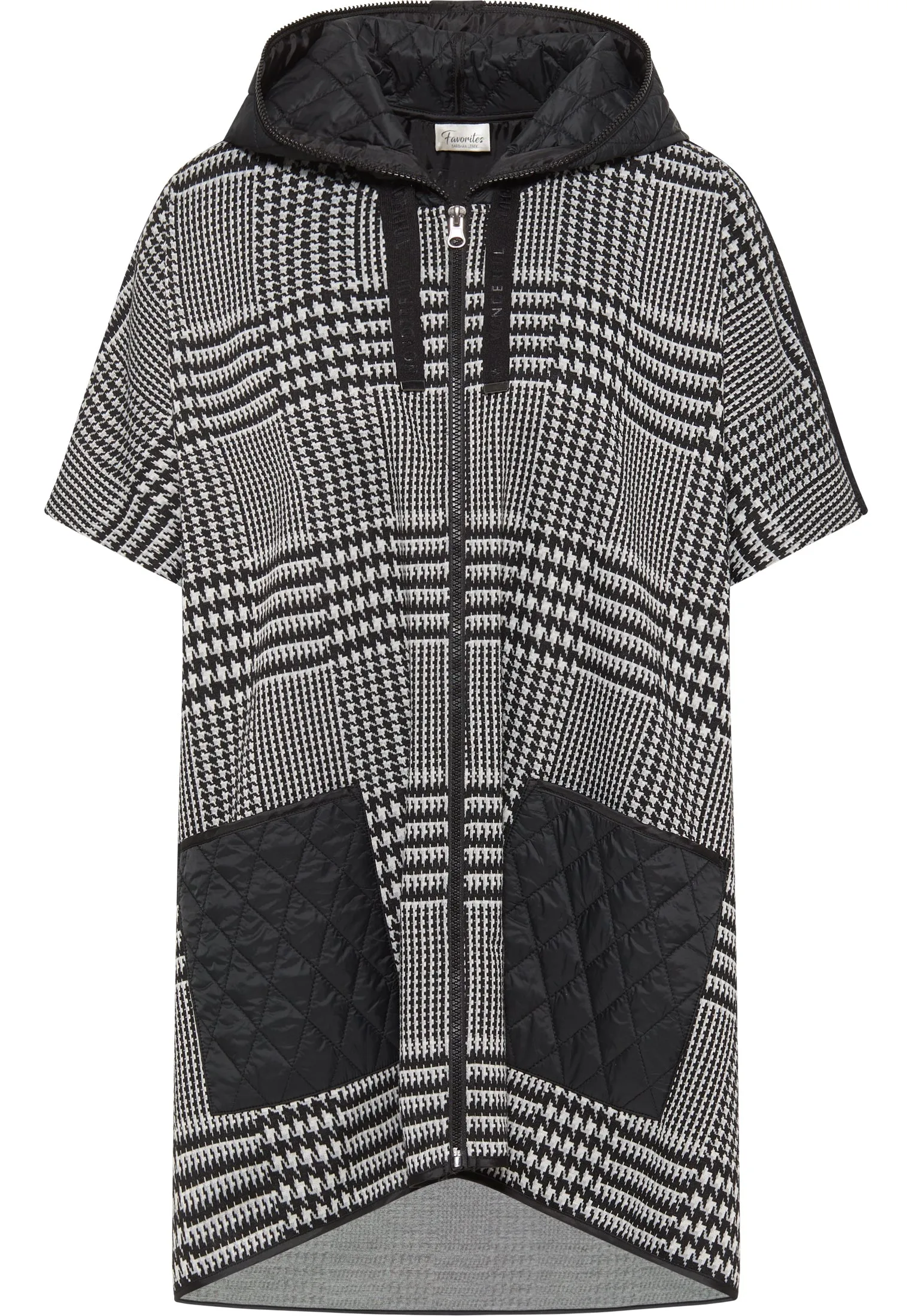 Barbara Lebek Poncho