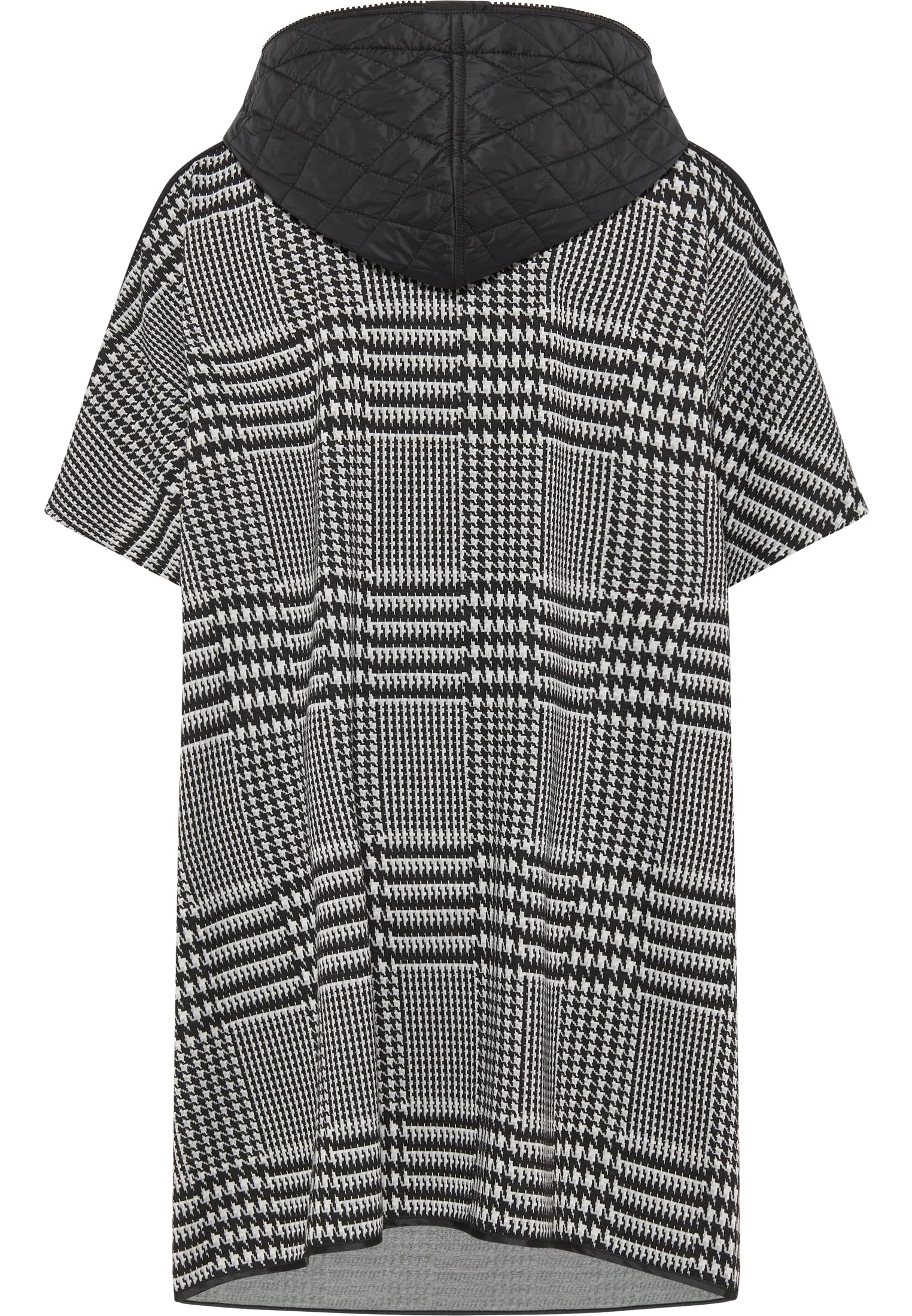 Barbara Lebek Poncho