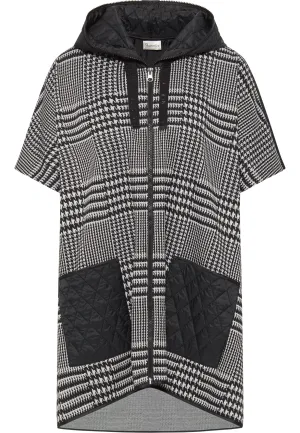 Barbara Lebek Poncho
