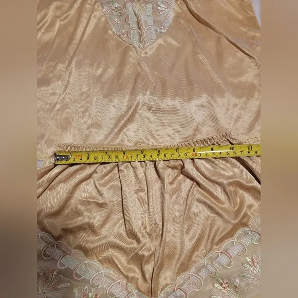 Beautiful Vintage 1990s Gold Embroidered Lace Satin Camisole Shorts Set M or L