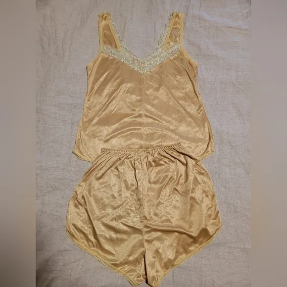 Beautiful Vintage 1990s Gold Embroidered Lace Satin Camisole Shorts Set M or L