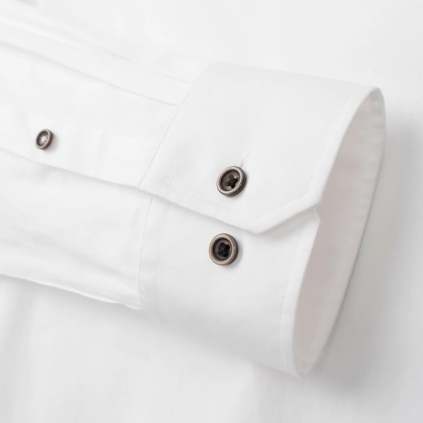 Bugatti L/S Shirt w/Brown Buttons