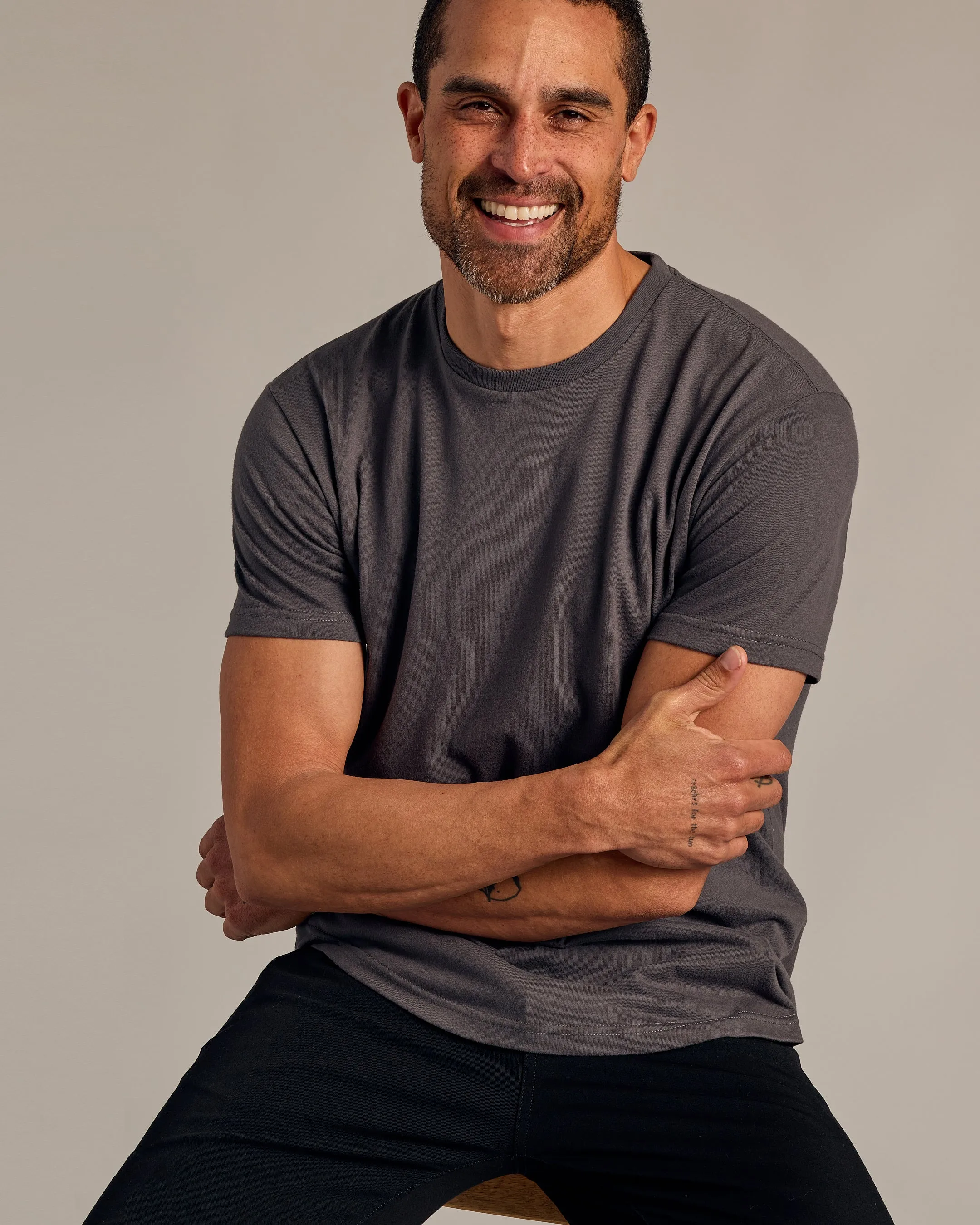 Carbon Short Sleeve Curved Hem Crew