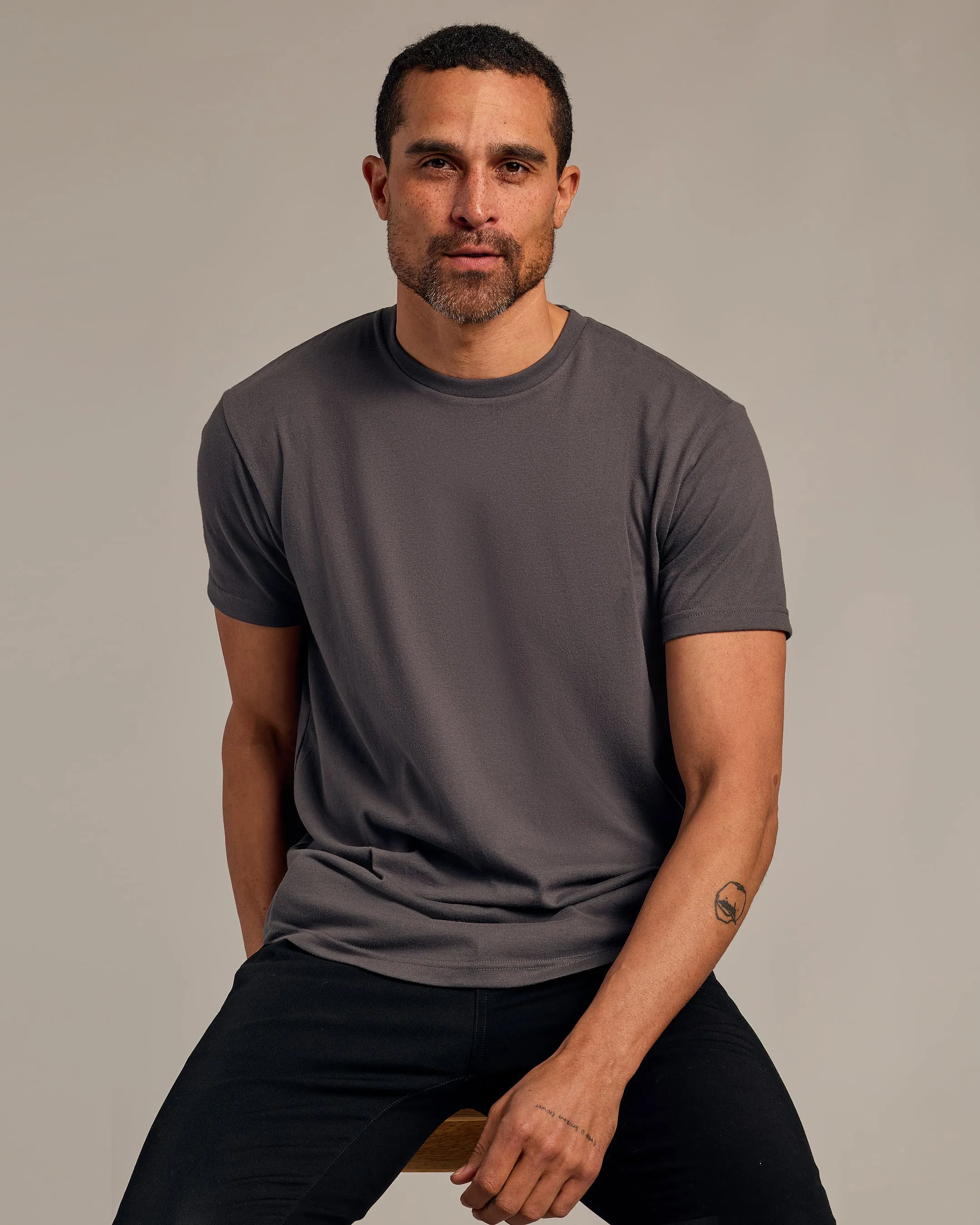 Carbon Short Sleeve Curved Hem Crew