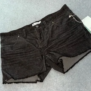Carve Designs Oahu Shorts Size 12 Corduroy Stretch Coastal Comfort Sustainable