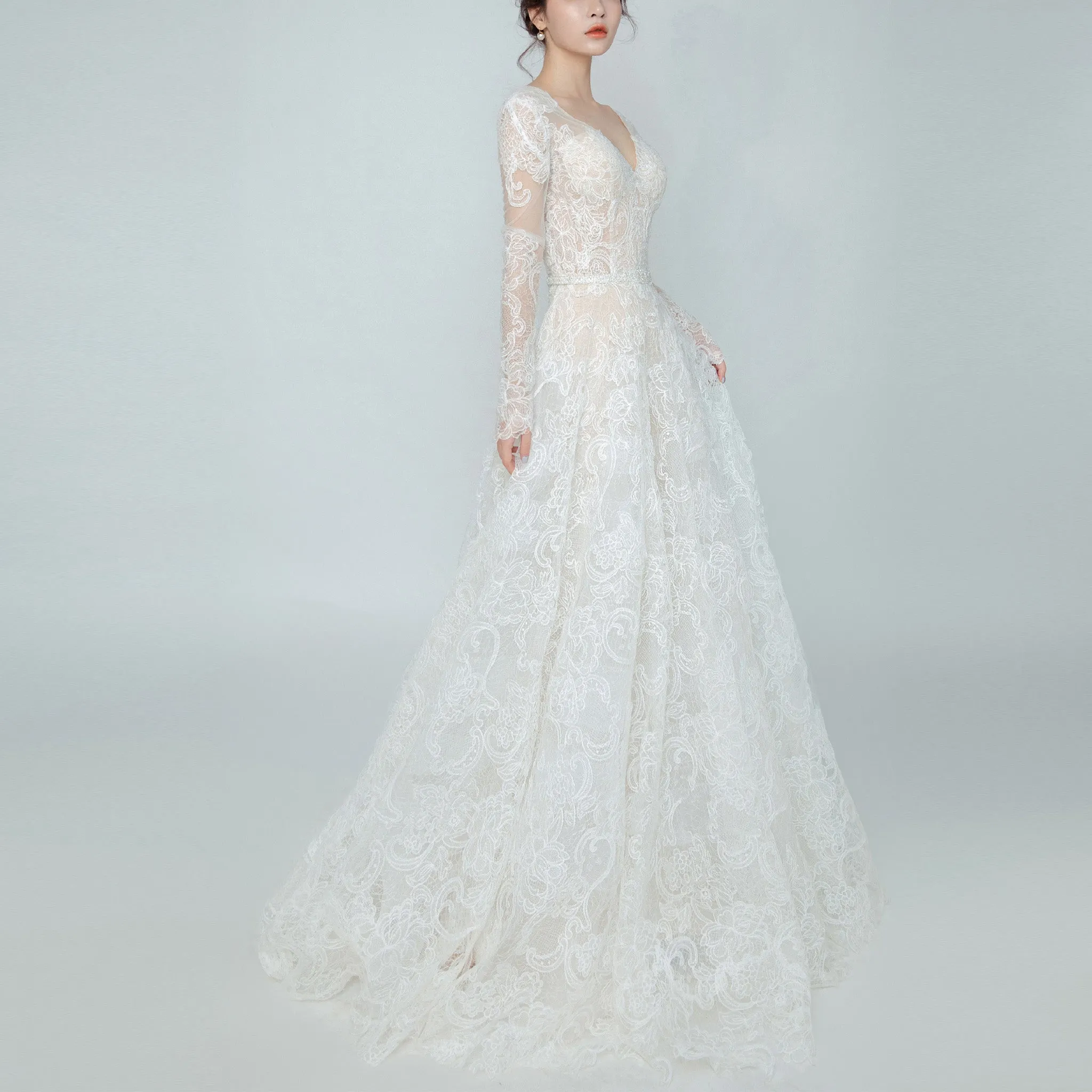 Chic Sheer Long Sleeve Floral Lace Wedding Dress with Open Back