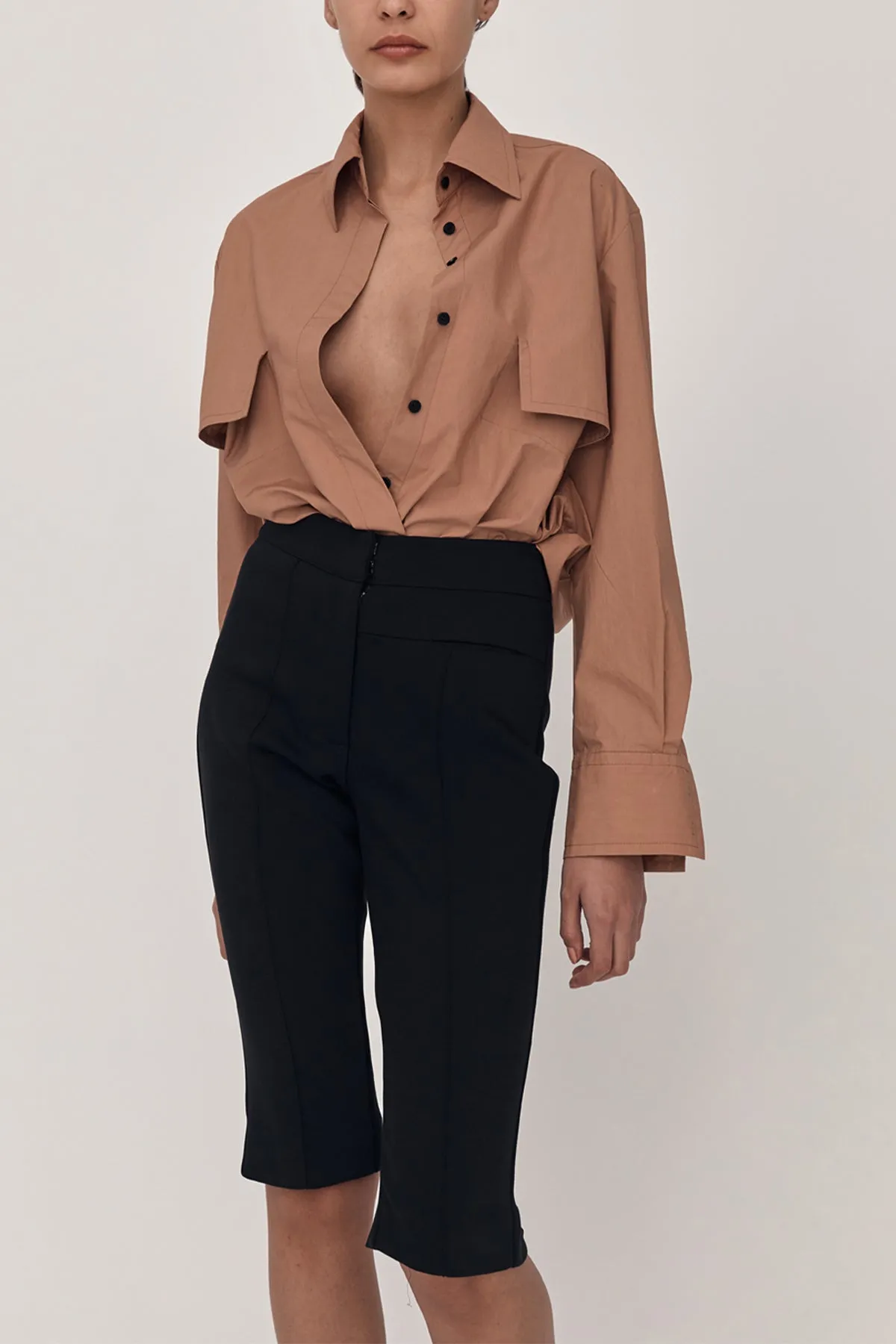 Cropped Stretch Shorts in Black