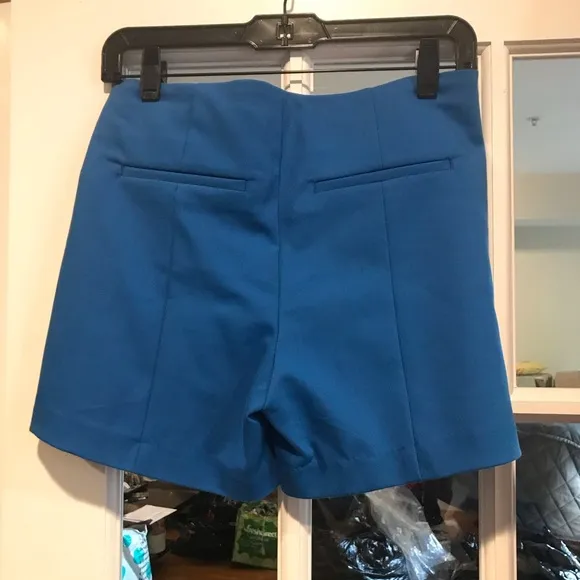 Ecru shorts