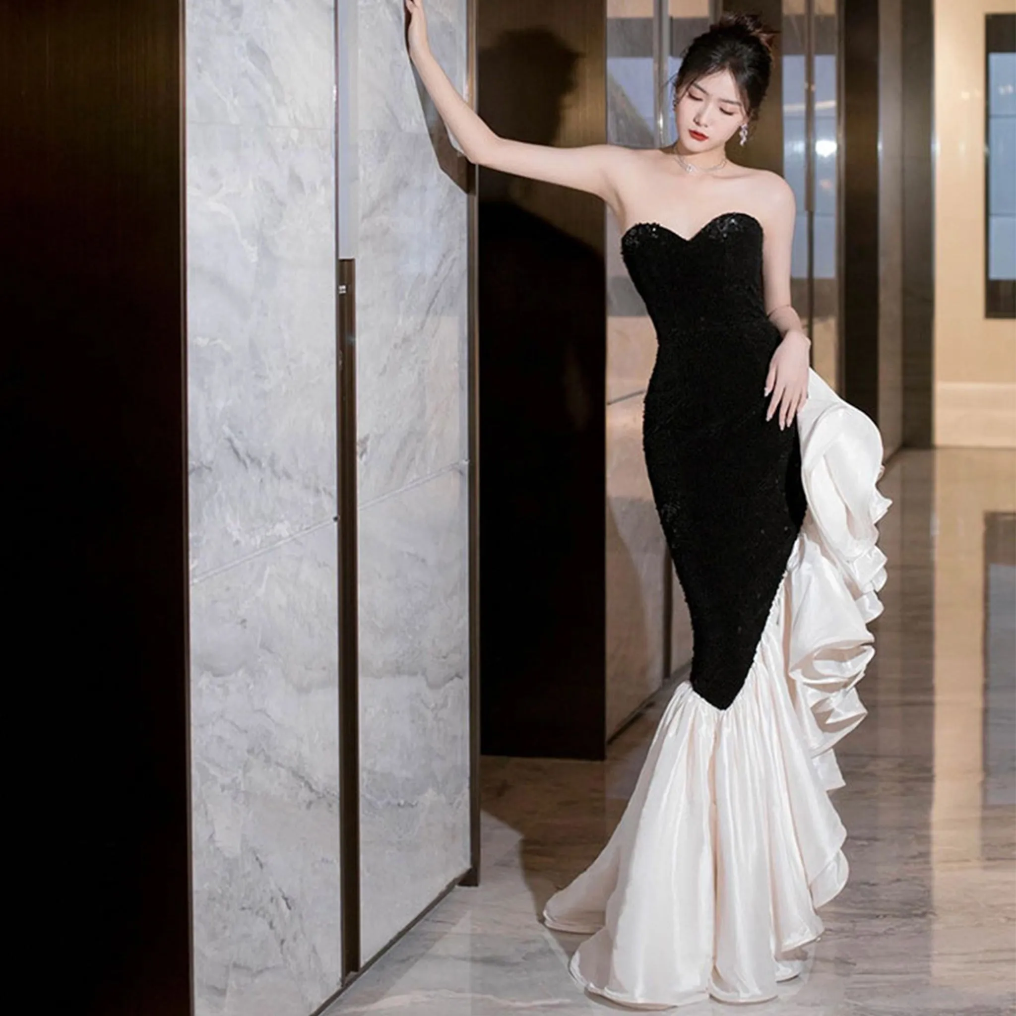 Elegant Black & White Sheath Formal Evening Leg Split Prom Dress