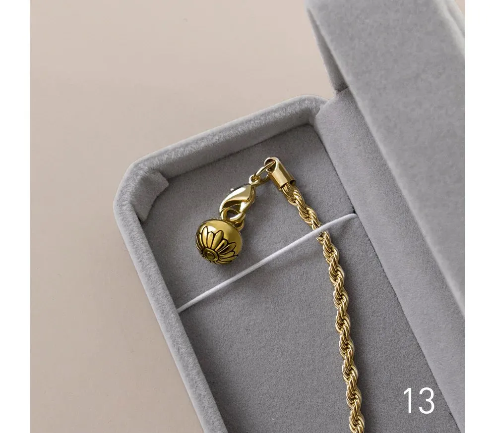 Elegant Brooch Chain