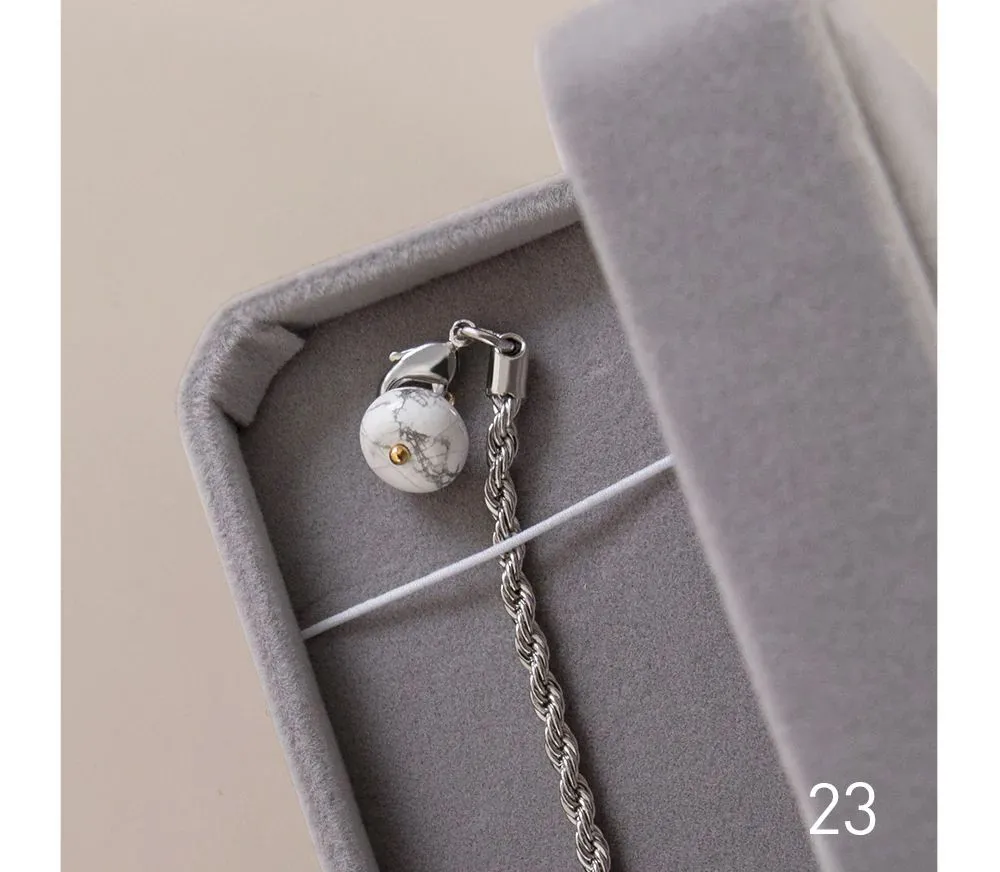 Elegant Brooch Chain
