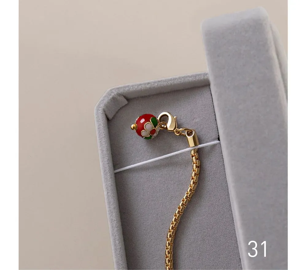 Elegant Brooch Chain