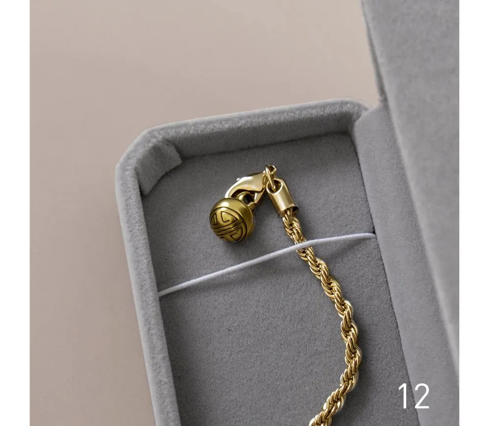 Elegant Brooch Chain