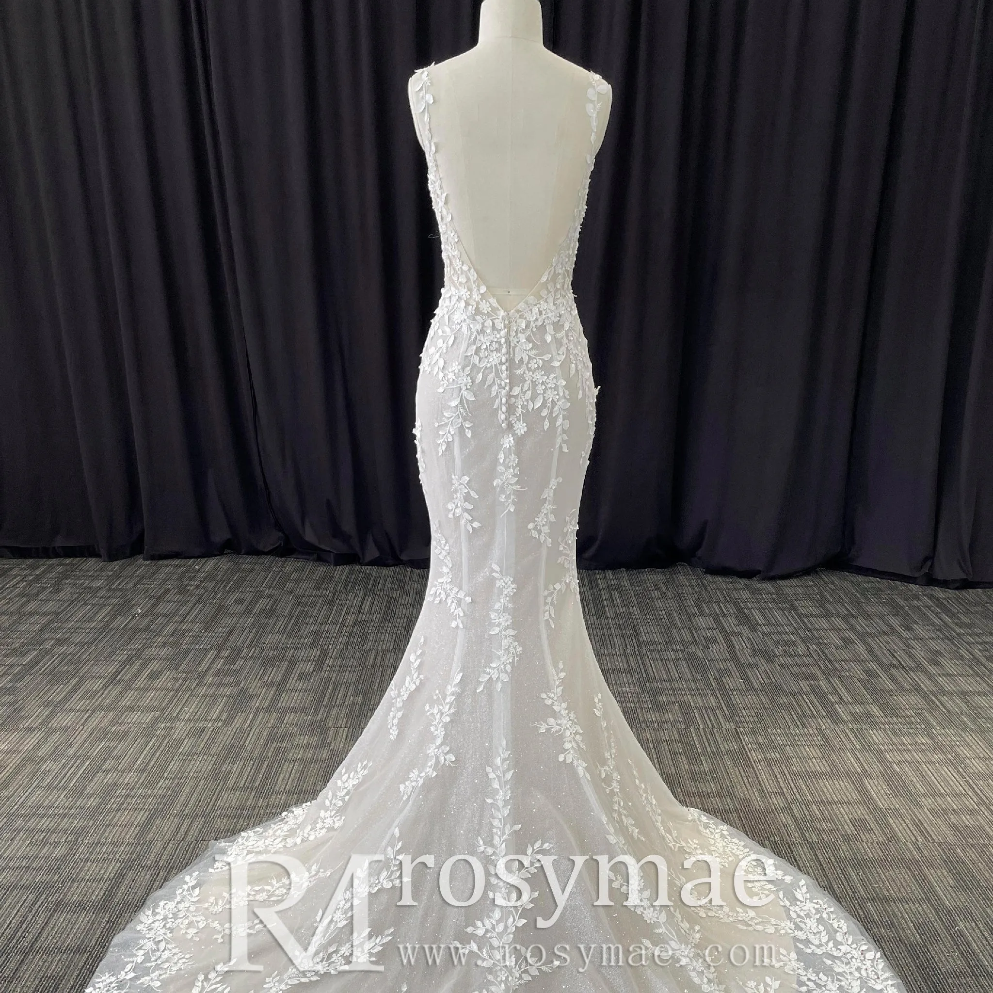 Elegant Lace Mermaid Wedding Dress with Spaghetti Straps