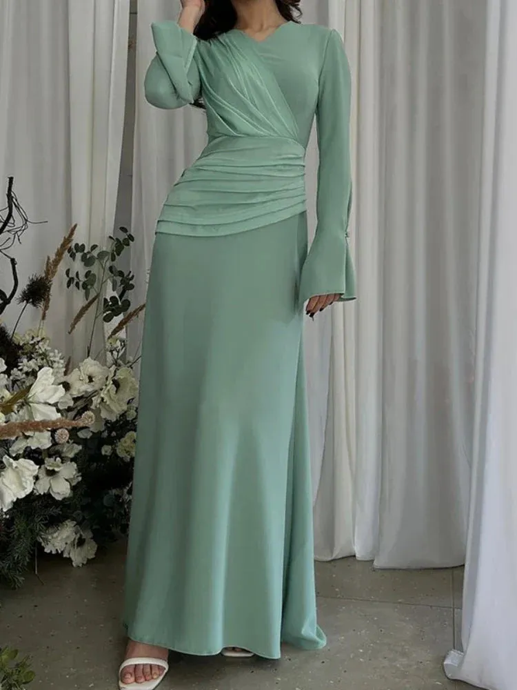 Elena – Slim Pleated Dress with Timeless Elegance for Women