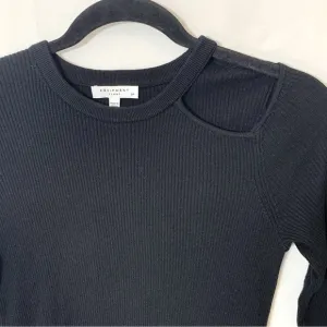 EQUIPMENT Cashmere silk blend shoulder cut out crew neck sweater black Sz SP