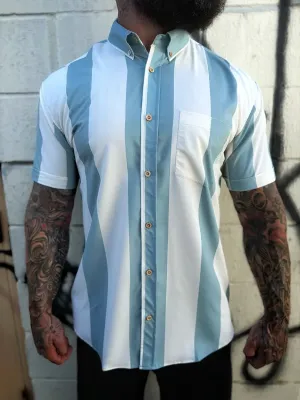 ESSENTIAL BEACH VIBES BUTTON UP