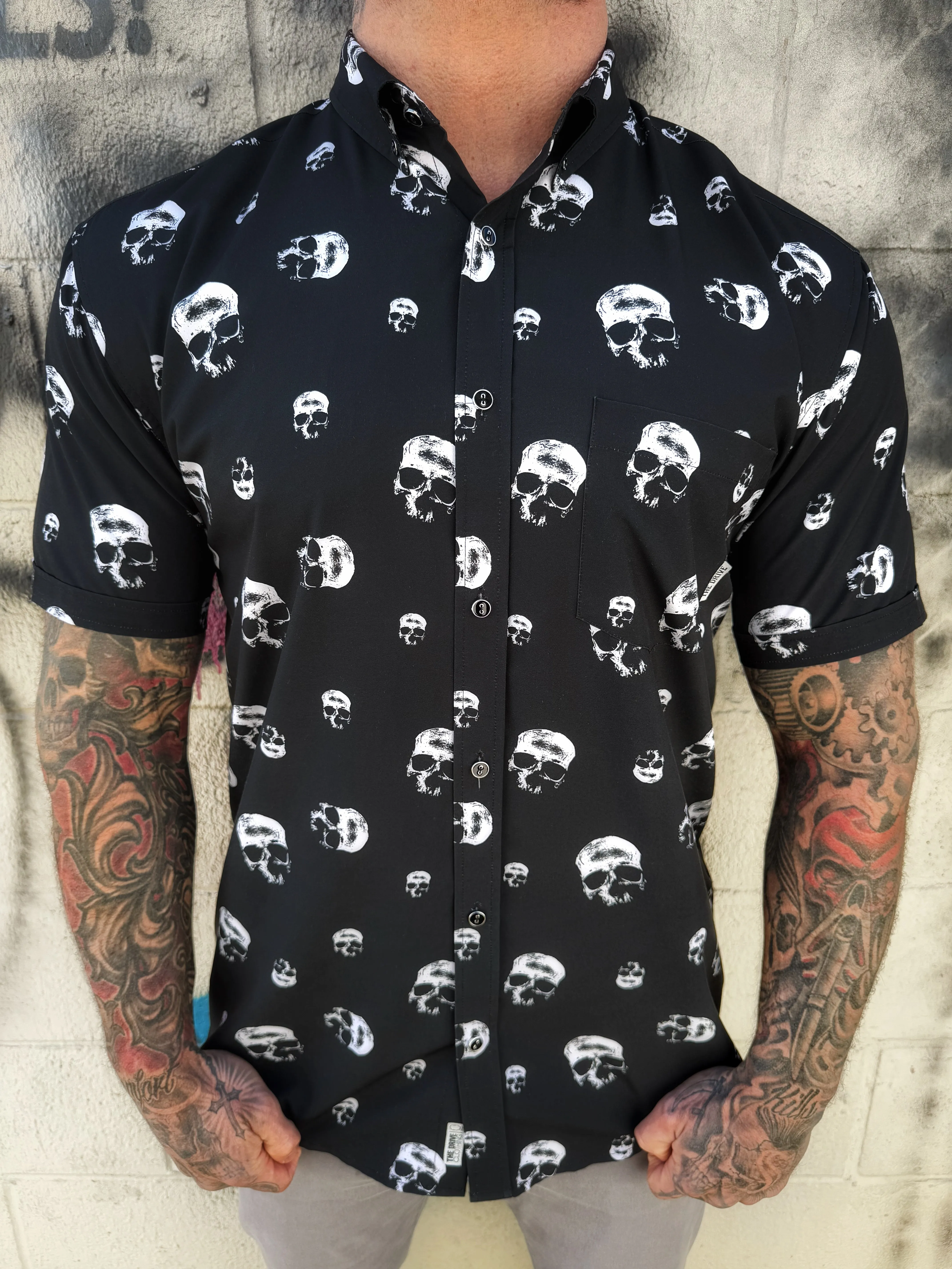 ESSENTIAL DEATH SKULLS BUTTON UP