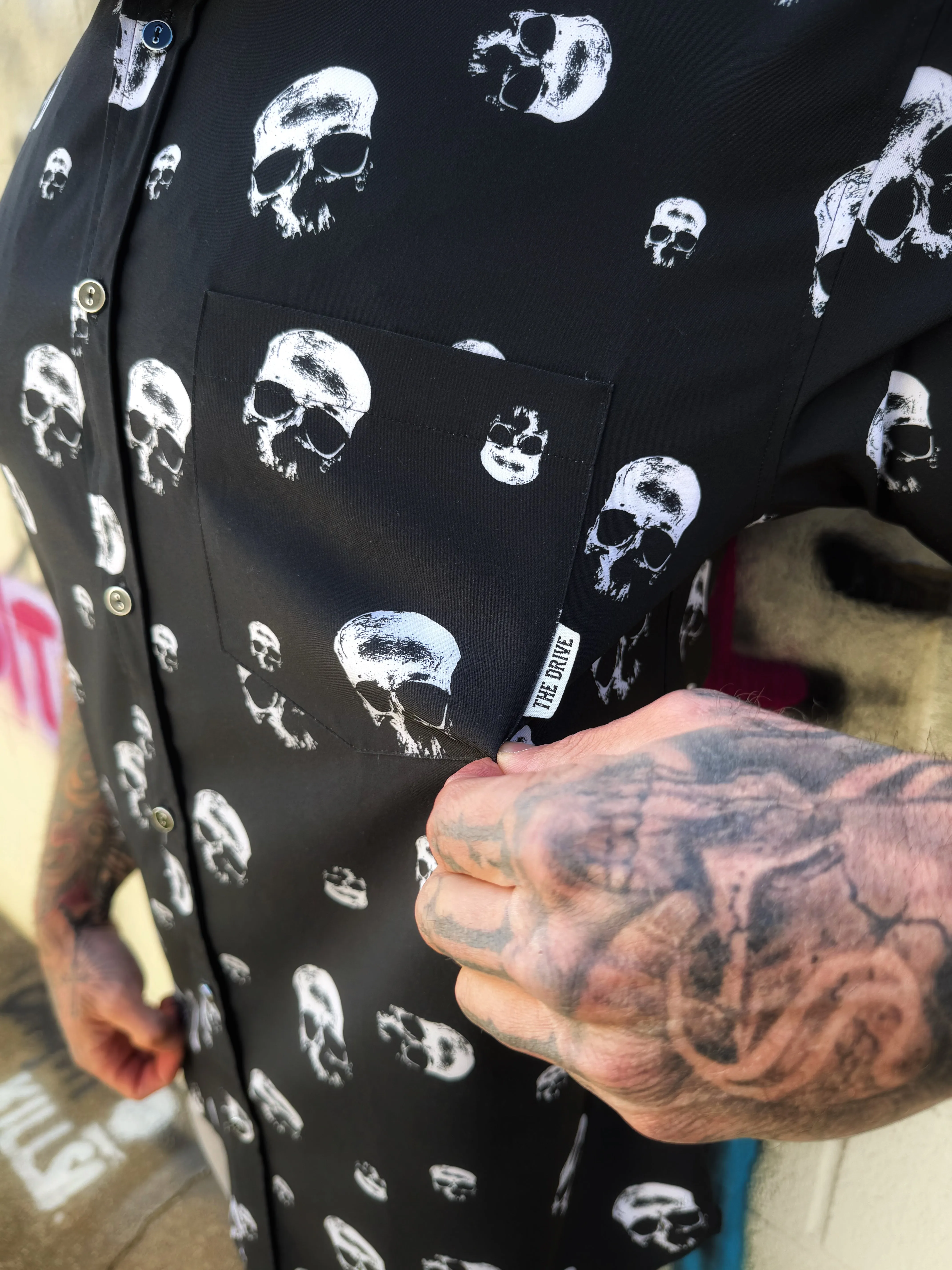 ESSENTIAL DEATH SKULLS BUTTON UP