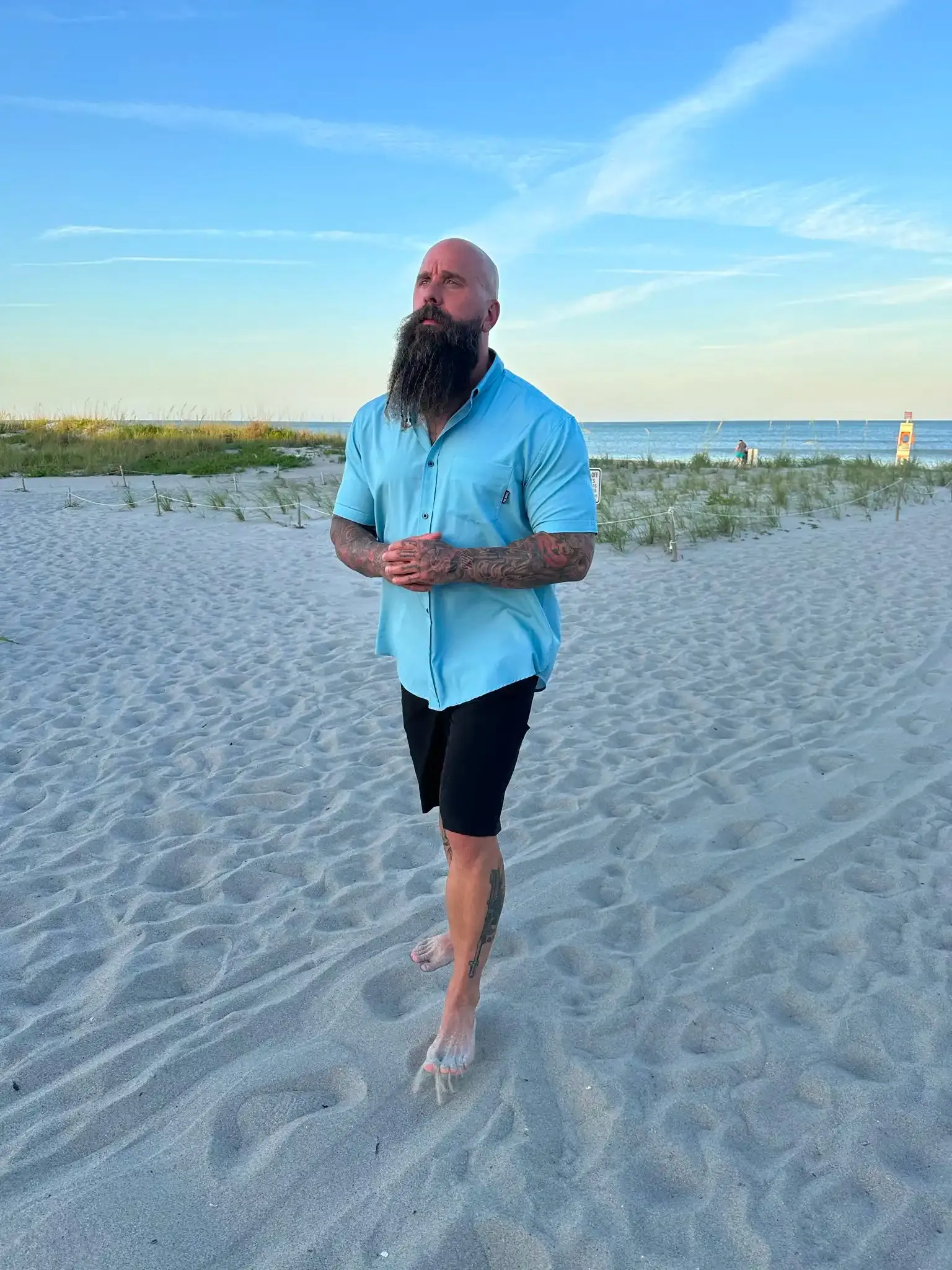 ESSENTIAL DRIVEN PARADISE BLUE BUTTON UP