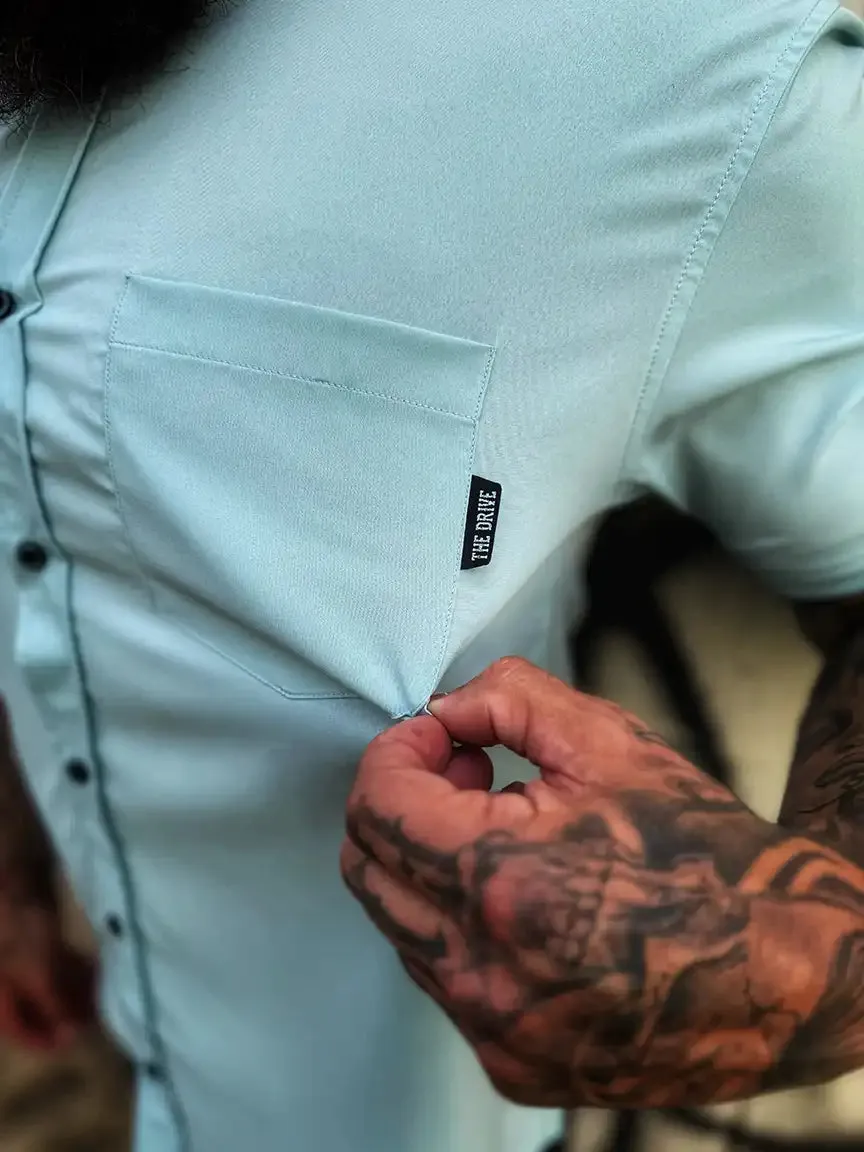ESSENTIAL DRIVEN PARADISE BLUE BUTTON UP