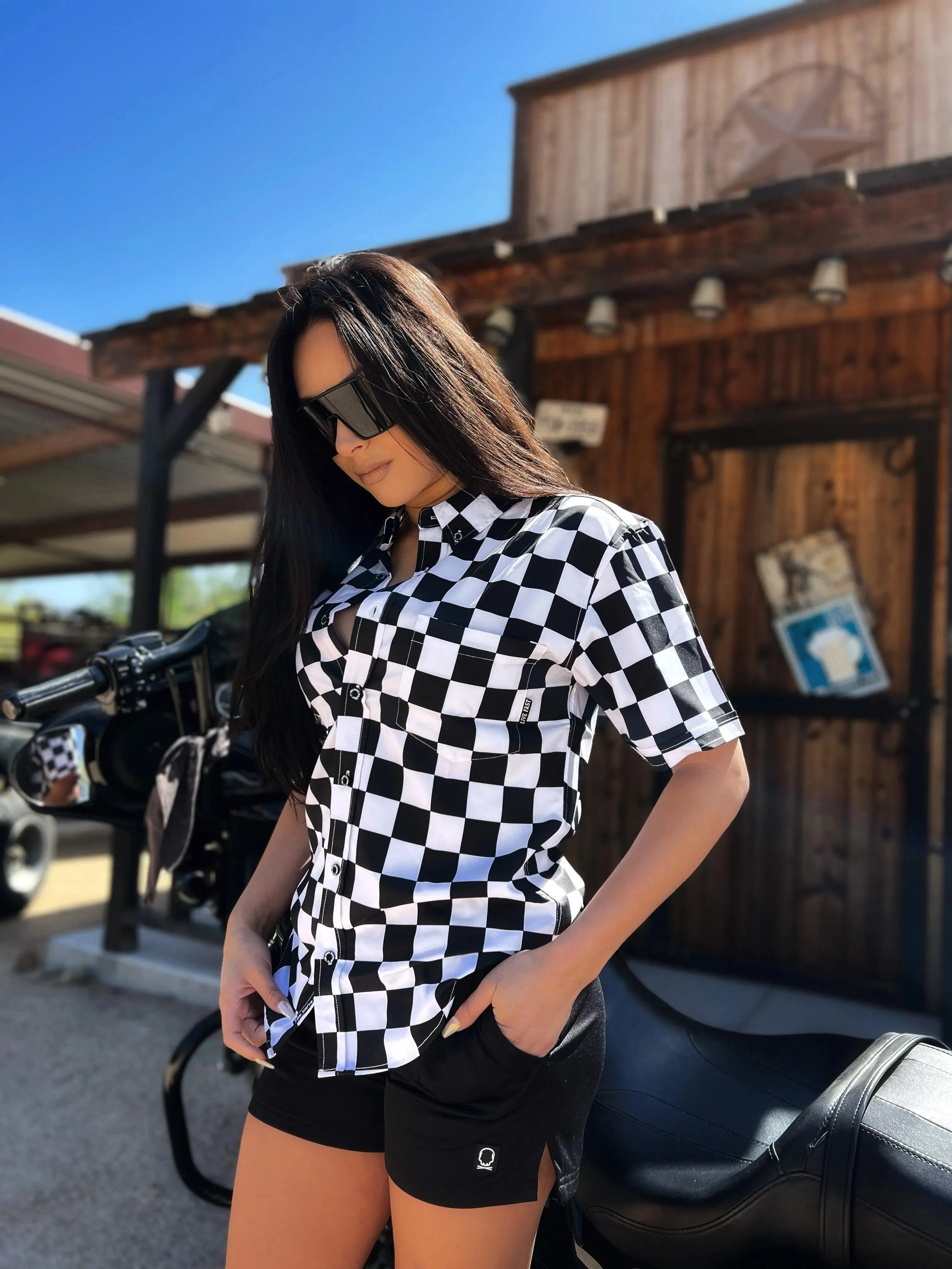 ESSENTIAL LIVE FAST BUTTON UP