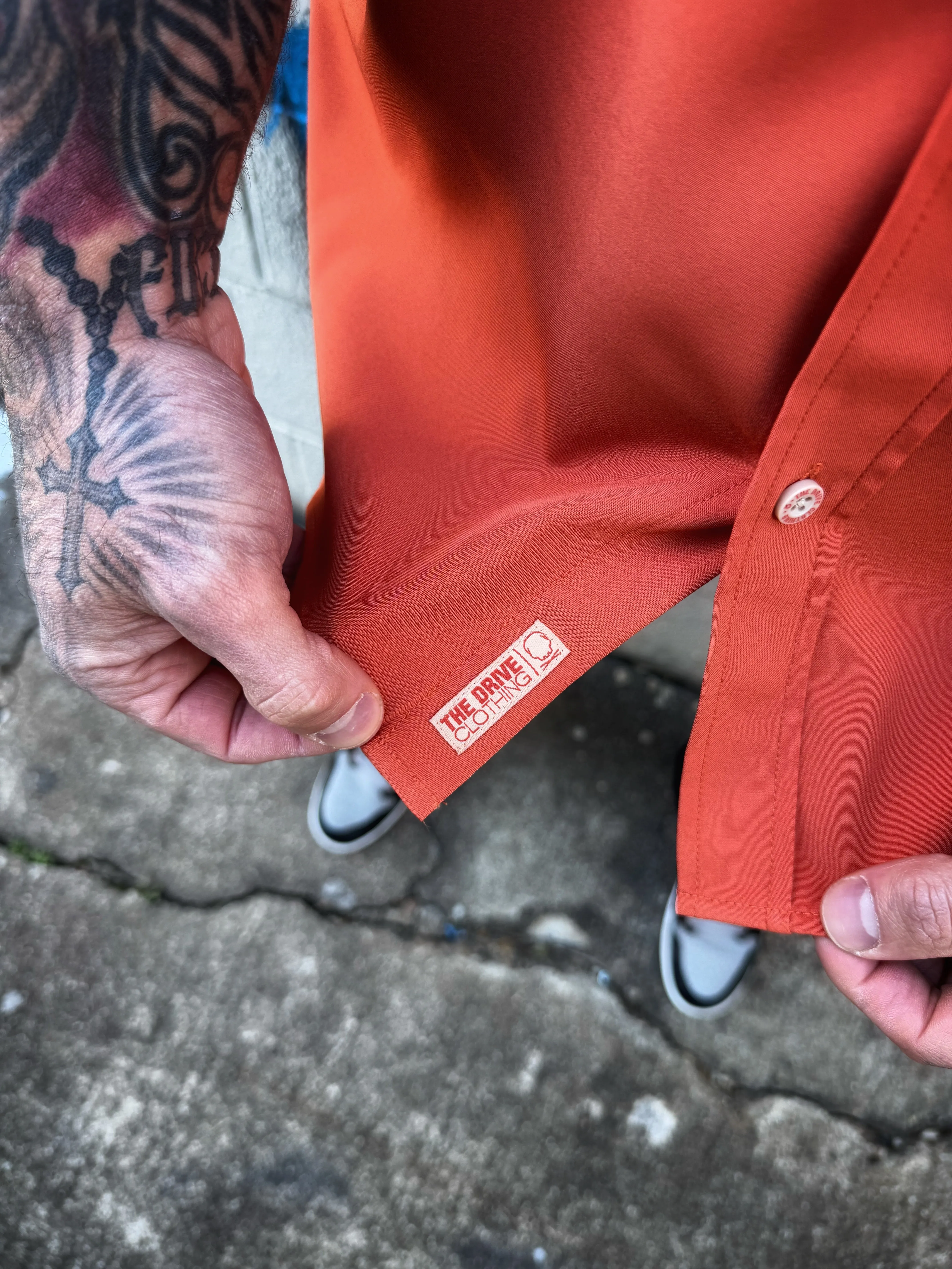 ESSENTIAL LONGHORN BUTTON UP