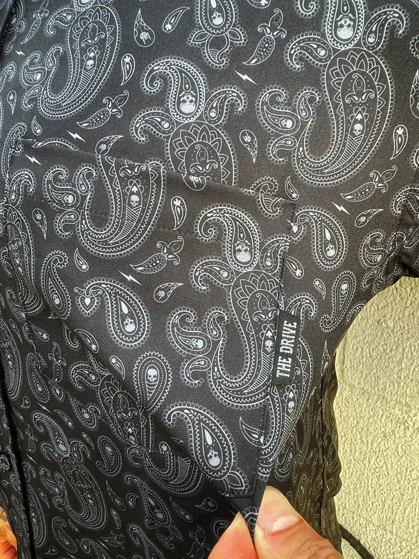 ESSENTIAL PAISLEY BUTTON UP