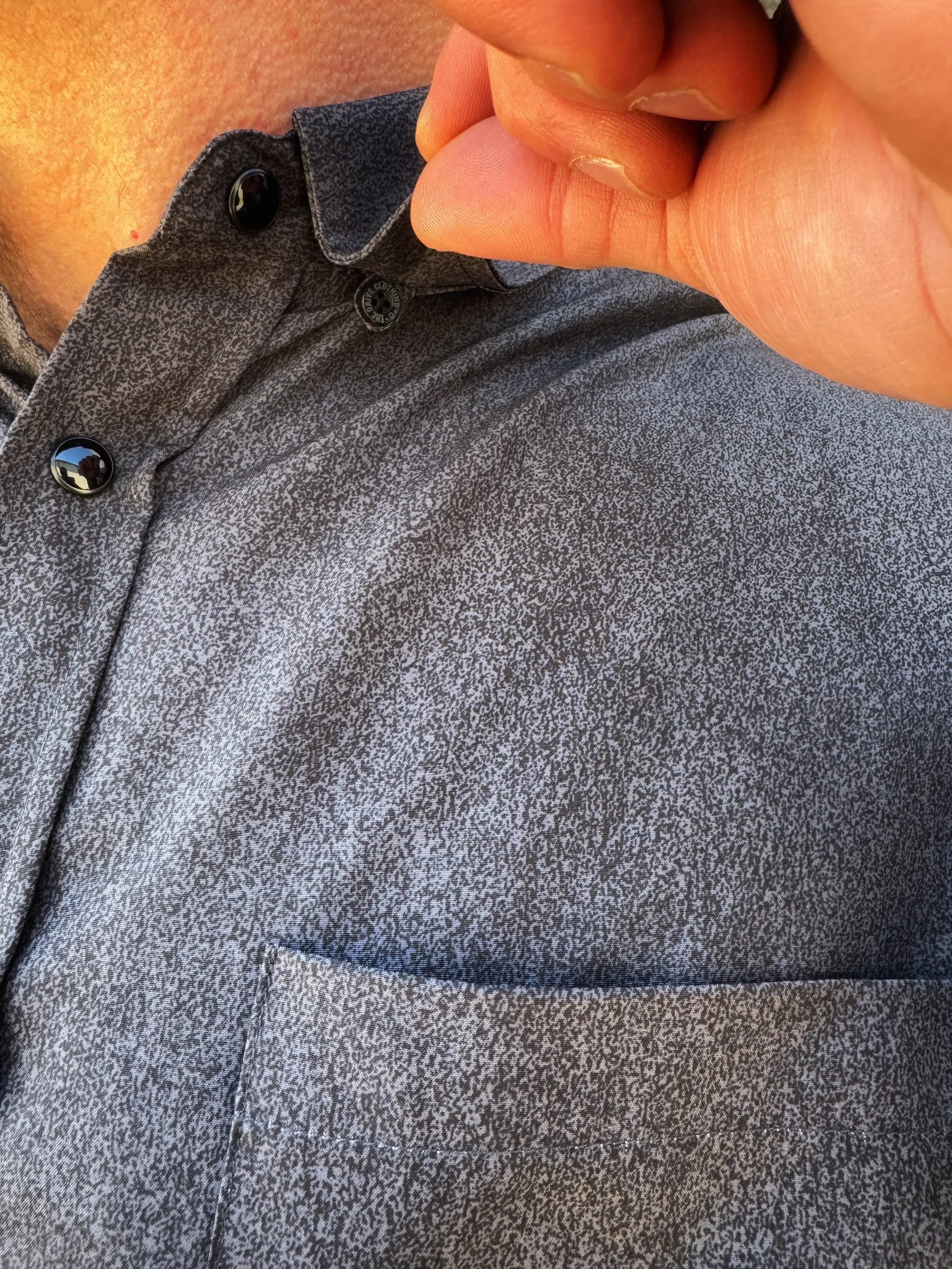 ESSENTIAL RUSTIC BLACK PEARL SNAP BUTTON UP