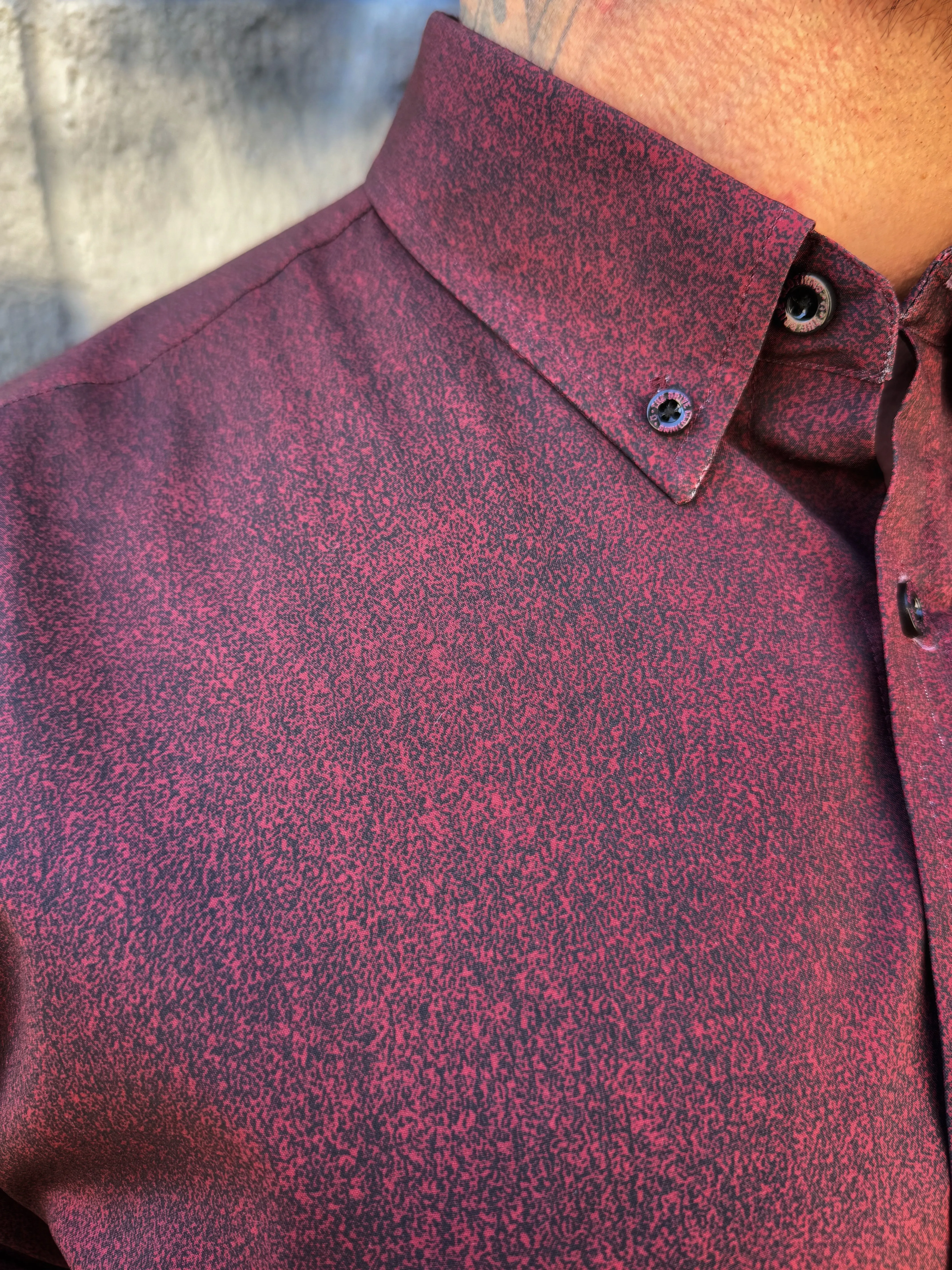ESSENTIAL RUSTIC RED BUTTON UP