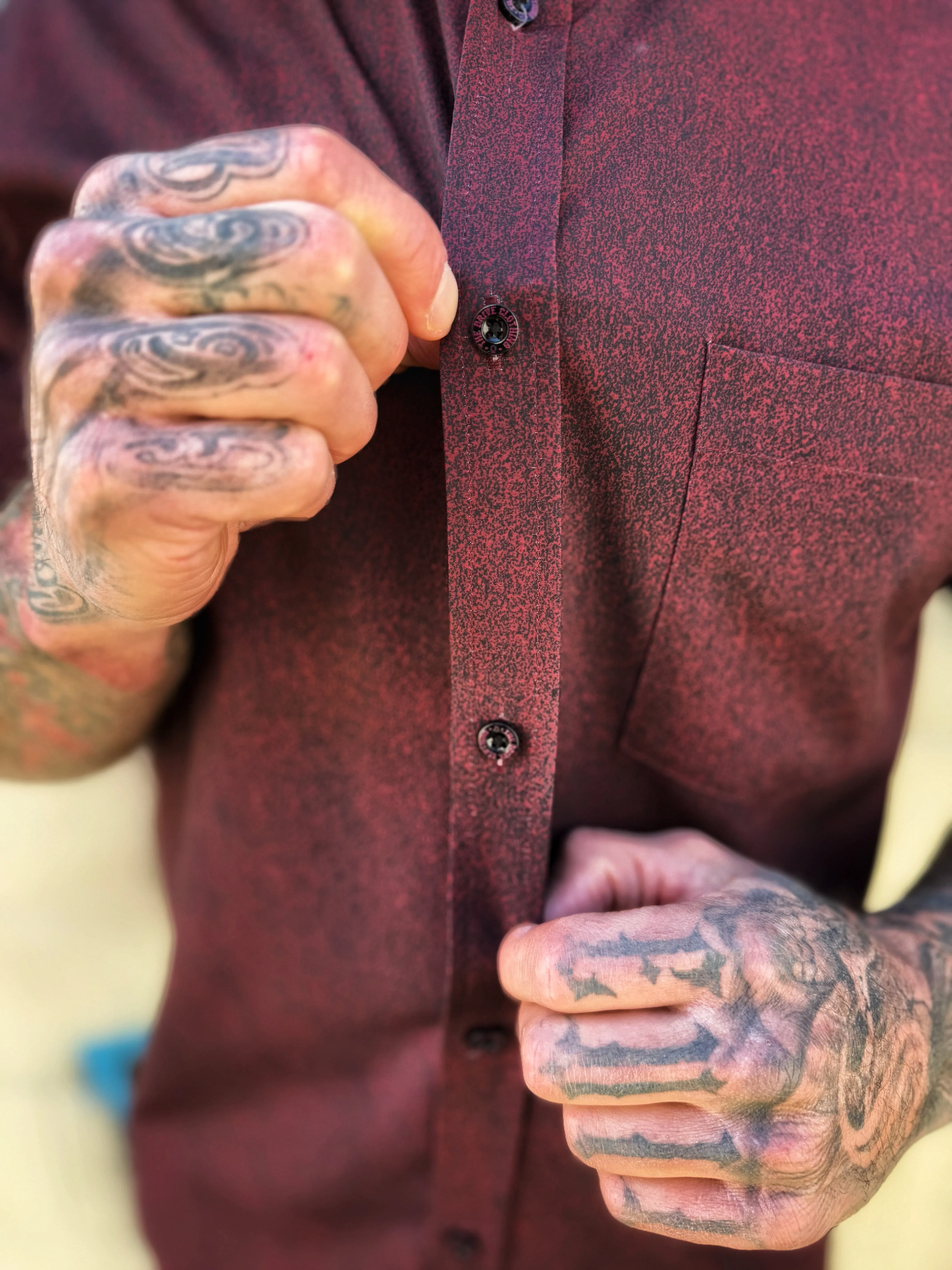 ESSENTIAL RUSTIC RED BUTTON UP