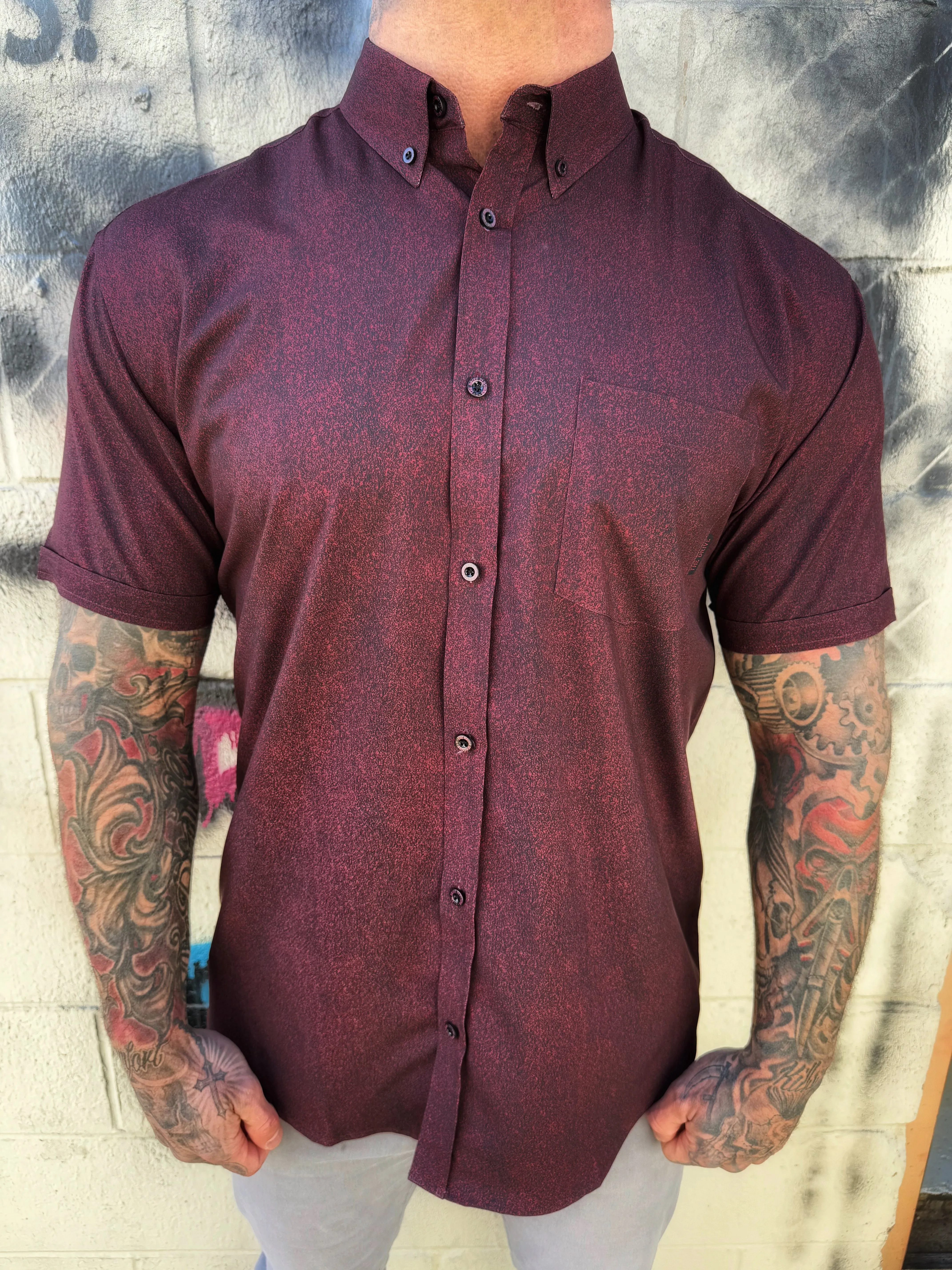 ESSENTIAL RUSTIC RED BUTTON UP
