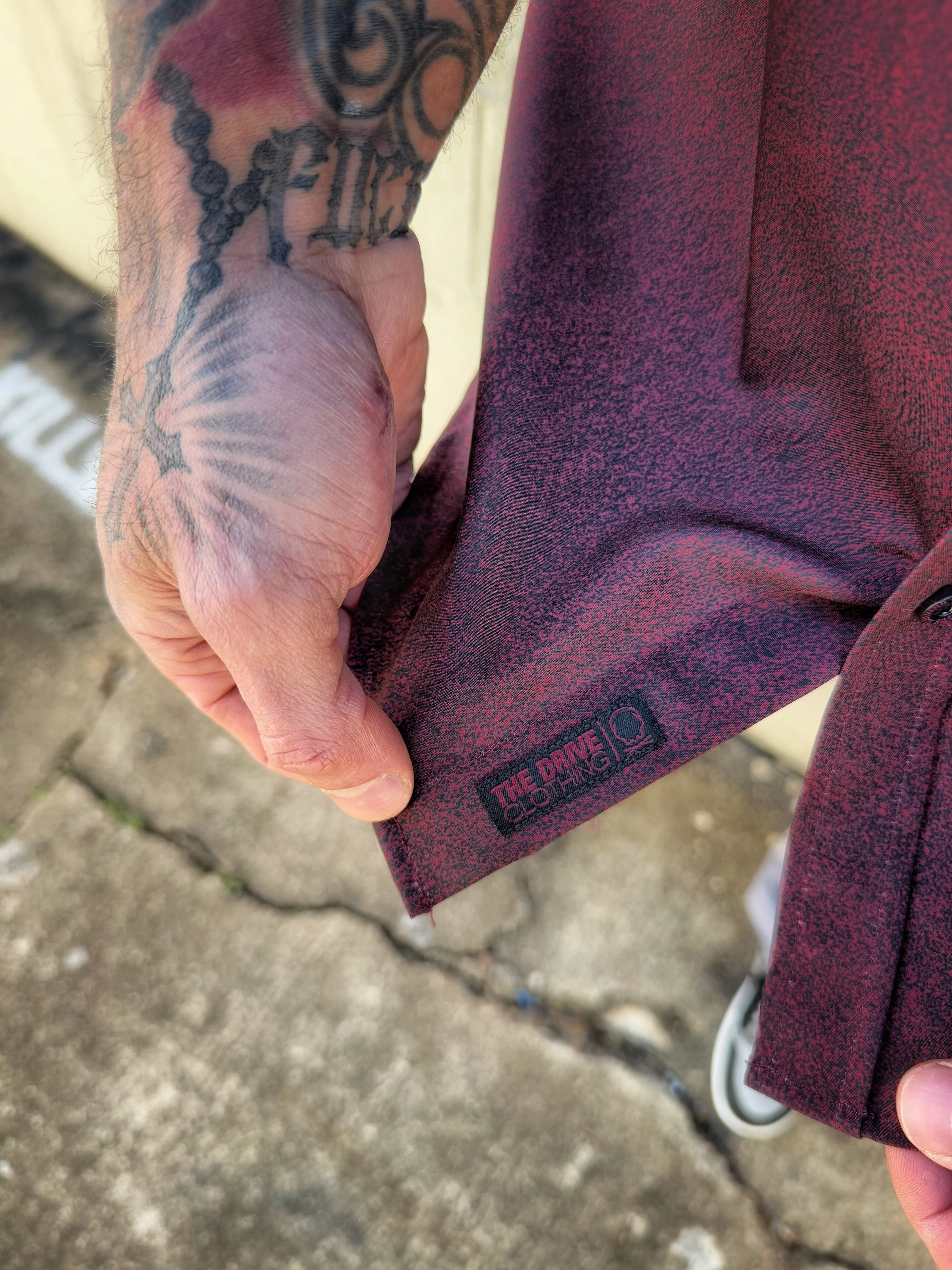 ESSENTIAL RUSTIC RED BUTTON UP