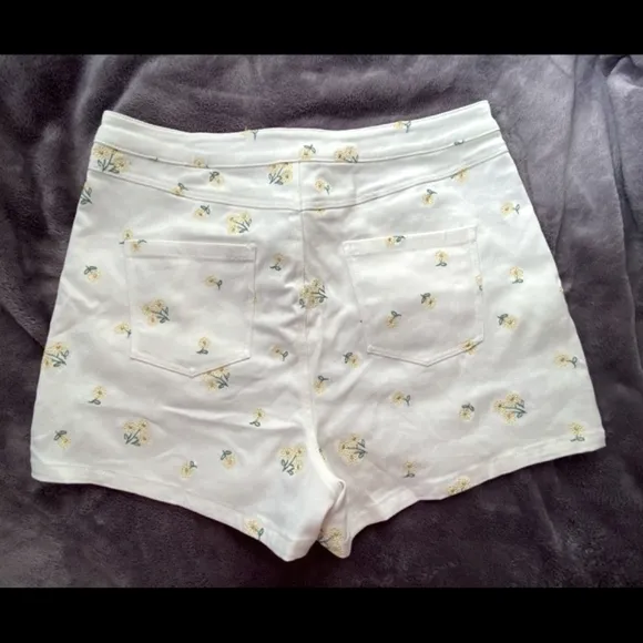 For Love &amp; Lemons White with yellow flowers Denim Embroidered Shorts L