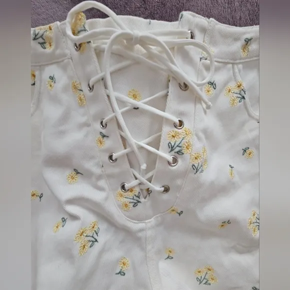 For Love &amp; Lemons White with yellow flowers Denim Embroidered Shorts L