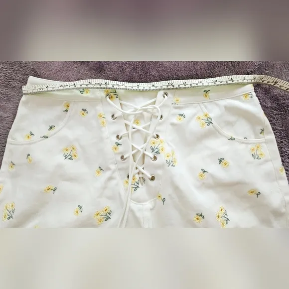 For Love &amp; Lemons White with yellow flowers Denim Embroidered Shorts L