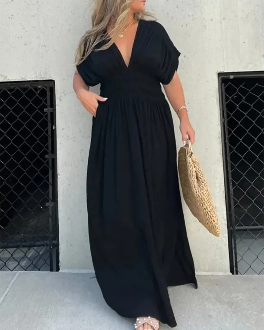 Isabella – Elegant Maxi Dress for Women