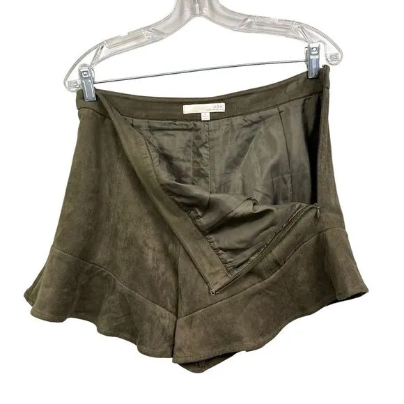 J.O.A. Los Angeles Women Shorts Vegan Suede Stretch Flared Hem Lined Zip Green L