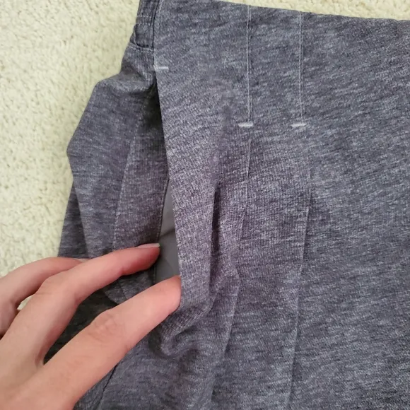 Lululemon &amp;go Endeavor Shorts in Heathered Gray sz4