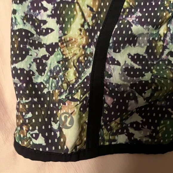 Lululemon Like New Tracker Shorts III 4 Way Stretch Floral Print