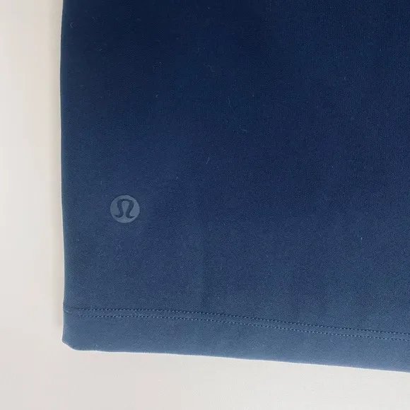 Lululemon On the Fly Short 3” True Navy Size 4 EUC