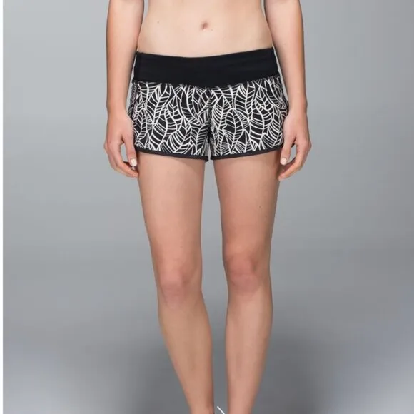 Lululemon Run Speed Short *2-way Stretch Pretty Palm Black Angel Wing/Black 6