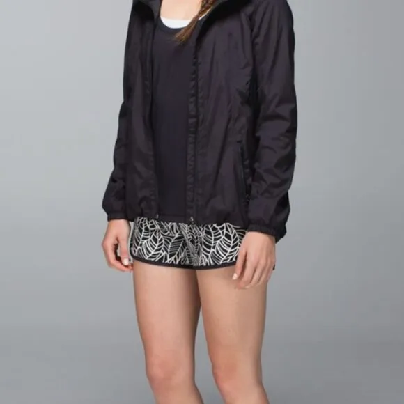 Lululemon Run Speed Short *2-way Stretch Pretty Palm Black Angel Wing/Black 6
