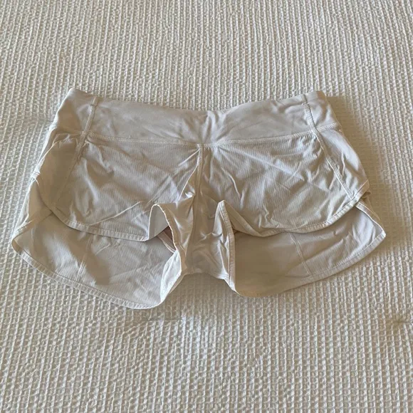 Lululemon Speed Short *2-way Stretch 2.5&quot; in White