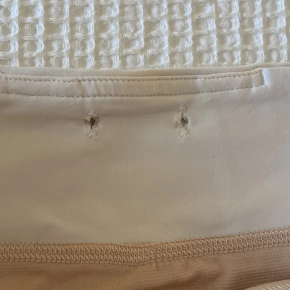 Lululemon Speed Short *2-way Stretch 2.5&quot; in White