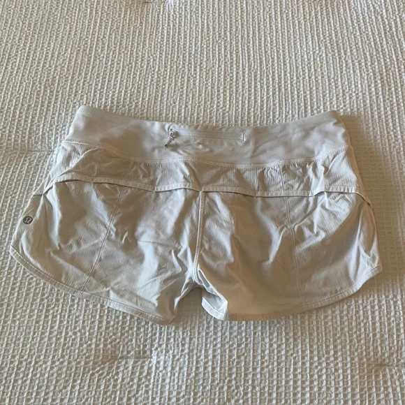 Lululemon Speed Short *2-way Stretch 2.5&quot; in White