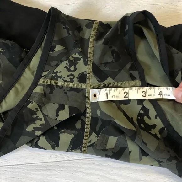Lululemon‎ Speed Short Sz 10 VEUC Pop Cut Fatigue